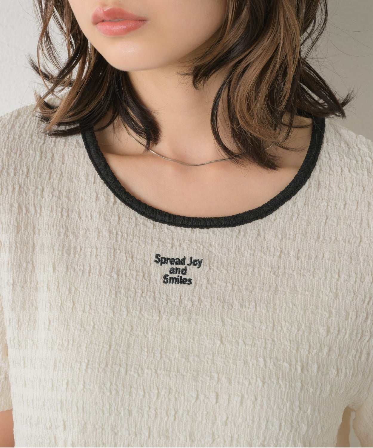 ems excite 刺繡字拼色百搭上衣 [TP281]