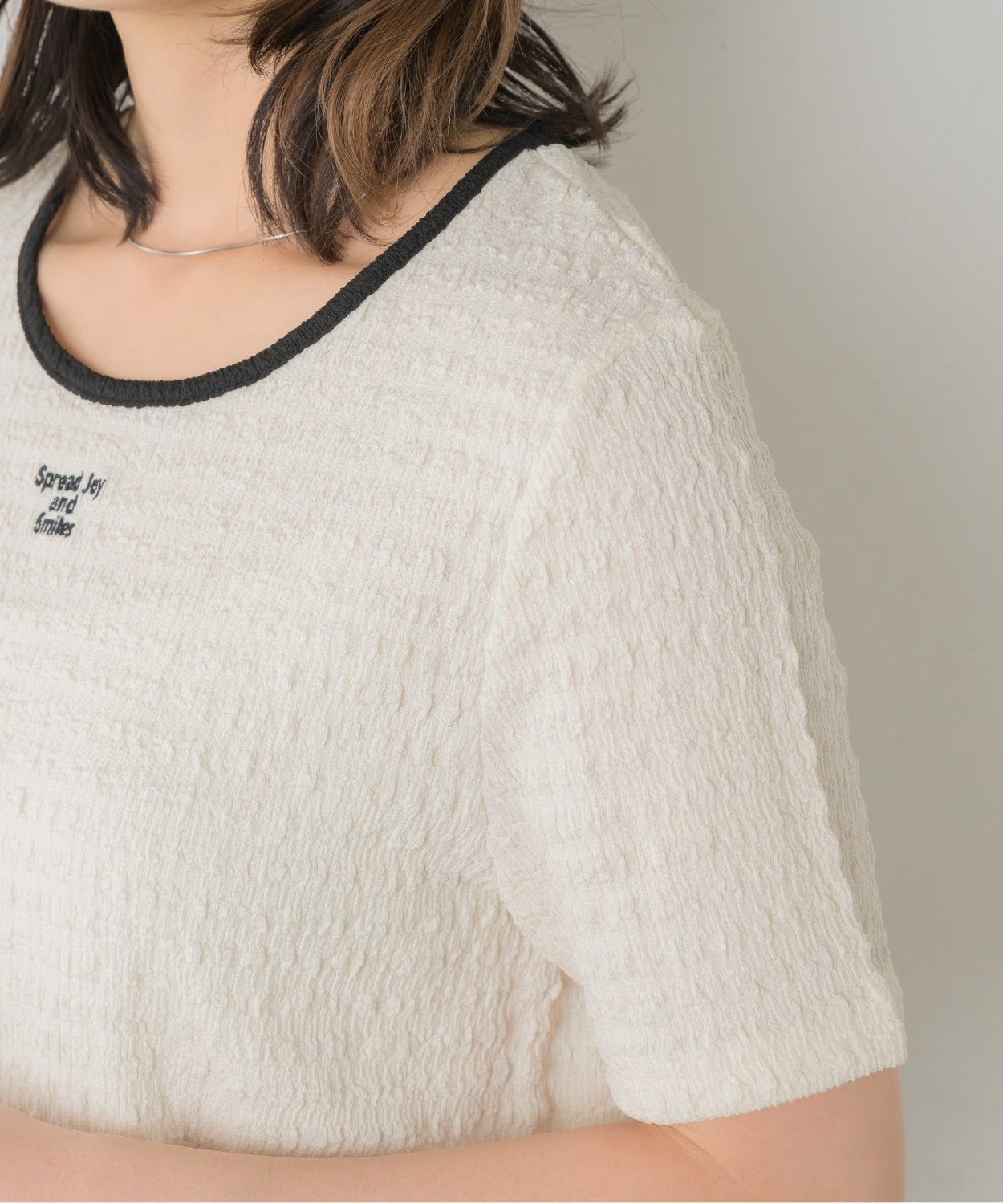 ems excite 刺繡字拼色百搭上衣 [TP281]