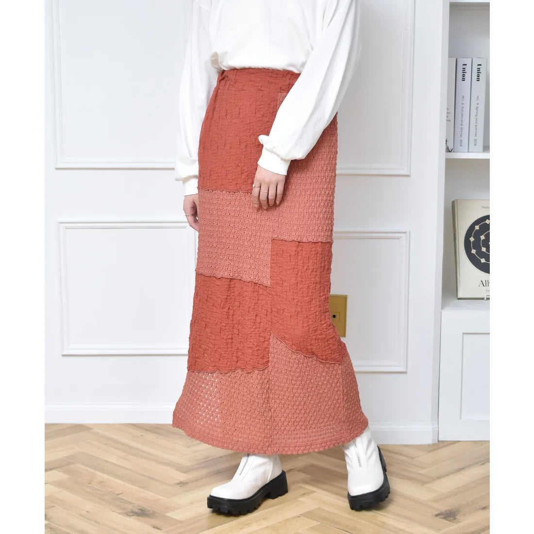 ems excite 不對稱紋理設計側開衩長裙 [BT205]