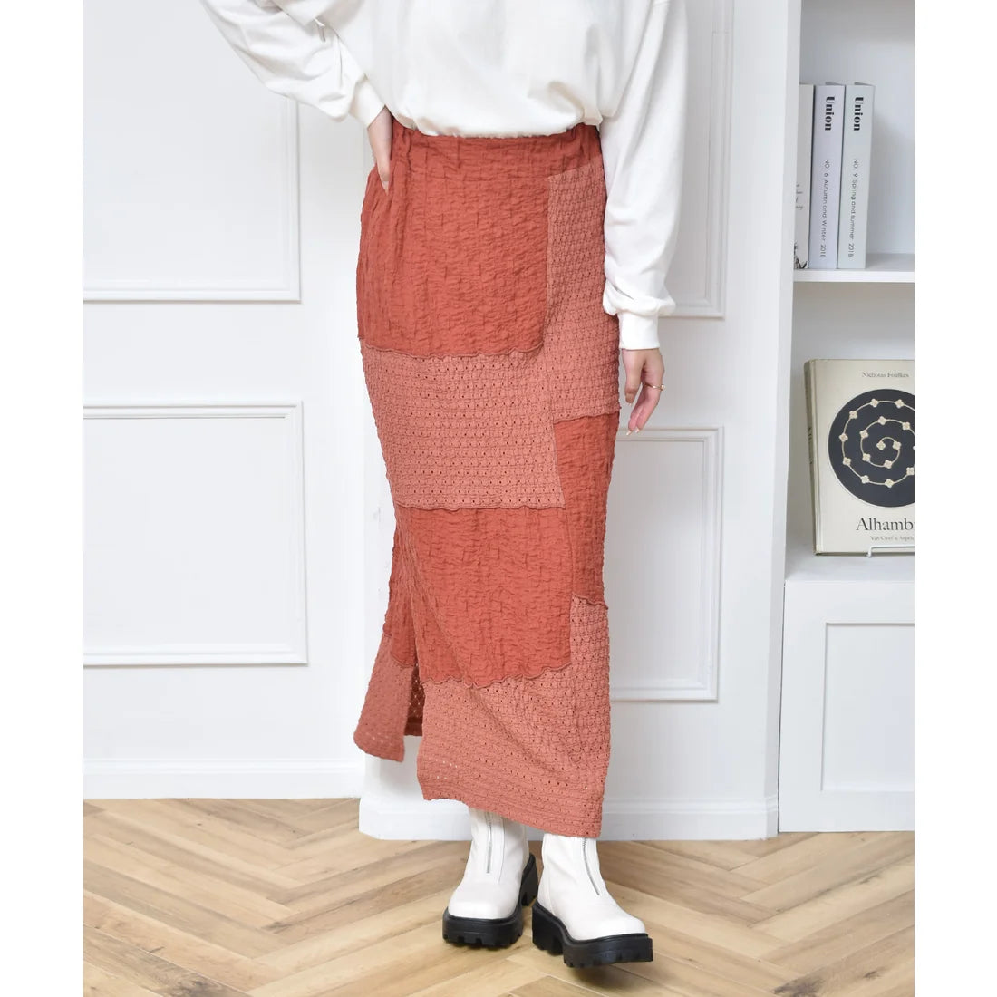 ems excite 不對稱紋理設計側開衩長裙 [BT205]