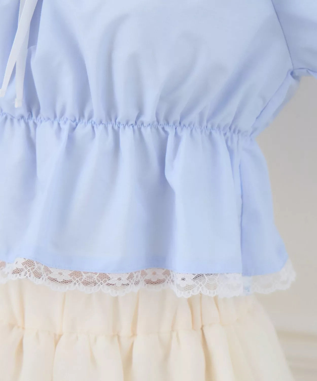 ems excite 蕾絲邊蝴蝶結綁帶上衣 [TP362]